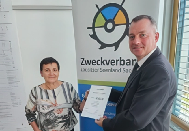 Übergabe der Urkunde Auszeichnung Reisen für Alle © Zweckverband Lausitzer Seenland Sachsen